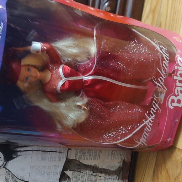 1993 Sparkling Splendor Barbie - Picture 5 of 11